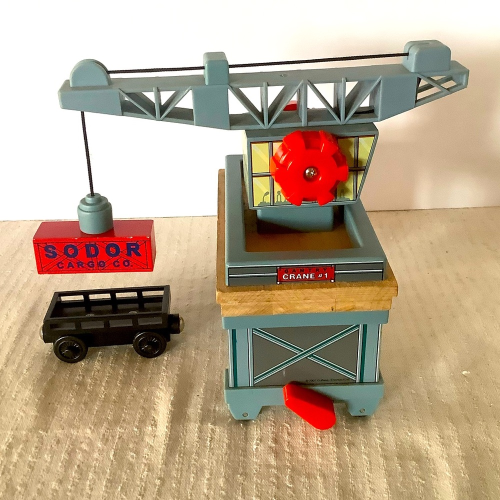 Rare Rolling Gantry Crane #1, Cargo Car, & Red Cargo Crate Thomas Wooden Railway